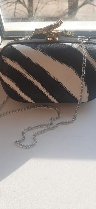 Продам сумочку на цепочке