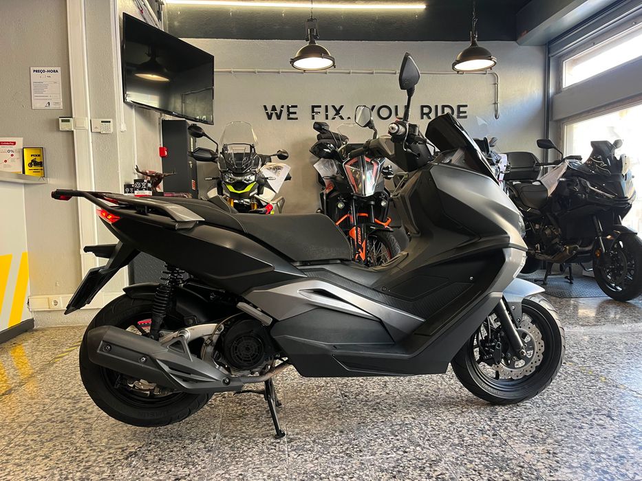 Keeway Vieste 125 de 2021 KEY LESS RIDE Uma Scooter pratica e economica