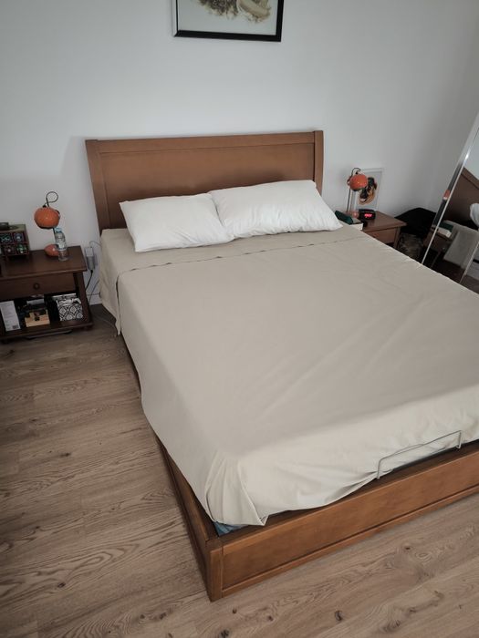 Baixa de preço!! Conjunto Cama casal elevatória com colchão ortopédico novo e mesas cabeceira