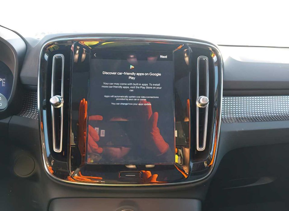 Volvo XC40 Recharge Pure Electric P8      2021