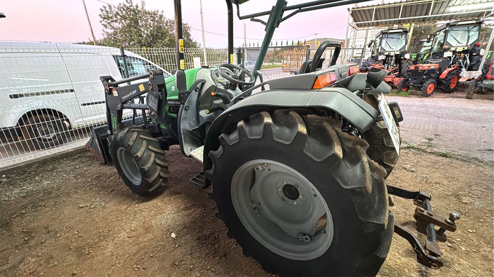 Tractor Deutz Agrokid 230 com carregador