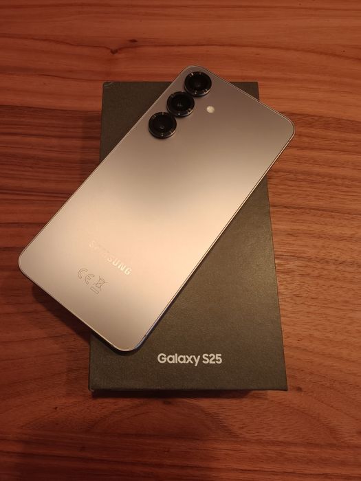 Samsung S25 256Gb Silver