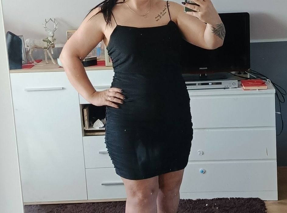 Sukienka na ramiączkach błyszcząca imprezowa