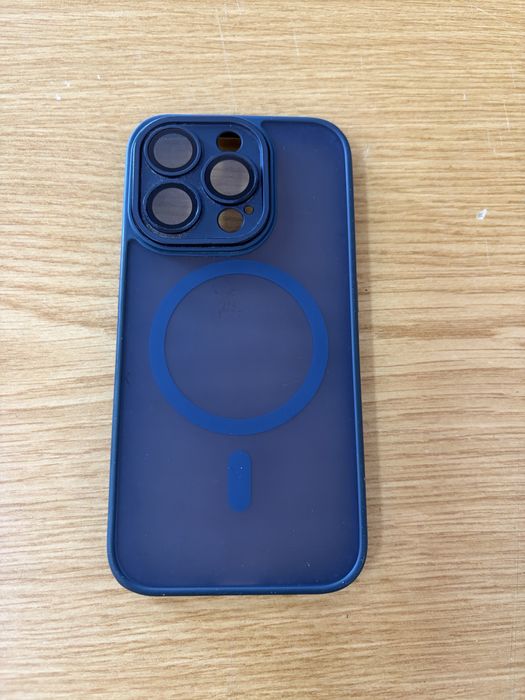 Capa Azul MagSafe para iPhone 15 Pro – Proteção de Câmara
