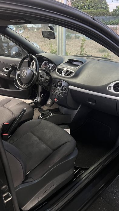 Renault Clio — fotografia 4