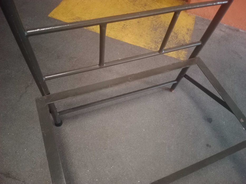 Beliche em ferro / camas em ferro