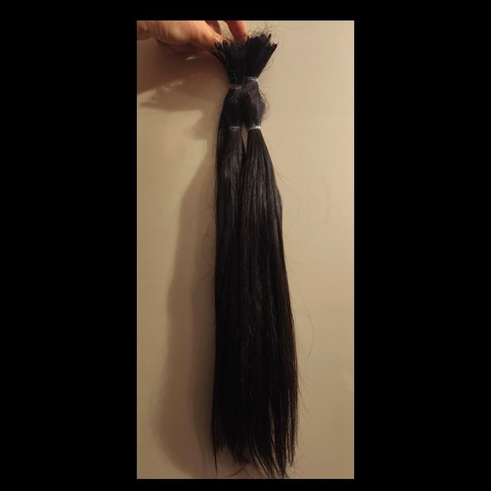 Натуральне волосся для нарощування.