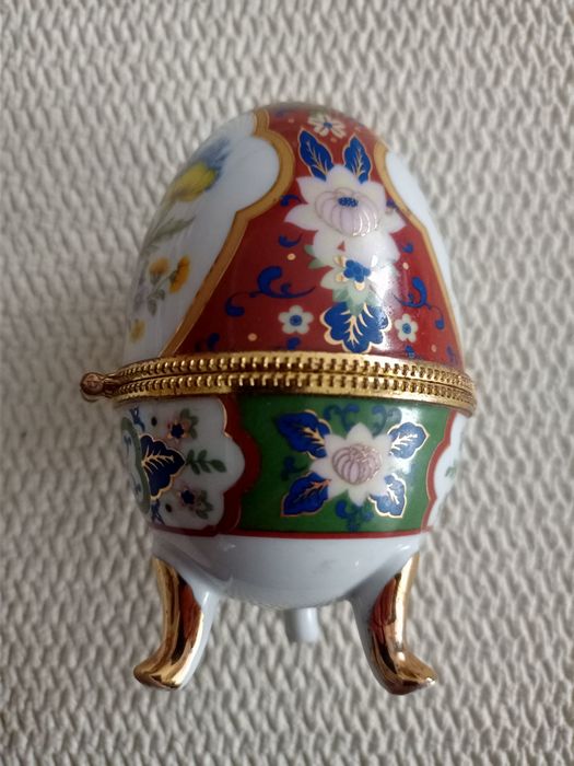 Porcelanowe jajko szkatułka
