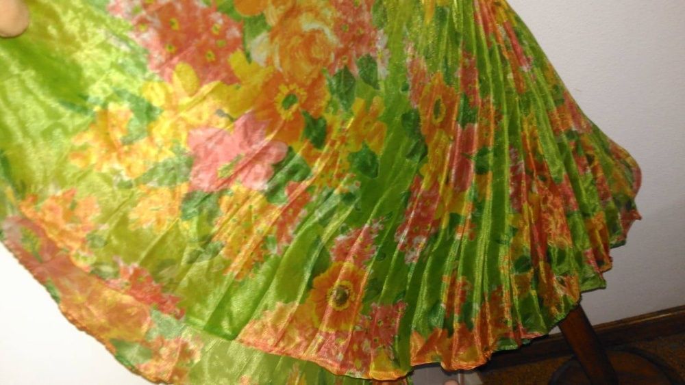 Vestido de cerimónia, com casaco, muito bonito e elegante