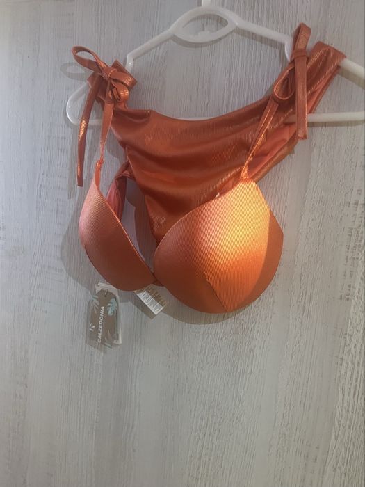 Piękne bikini złoty połysk push-up braziliany
