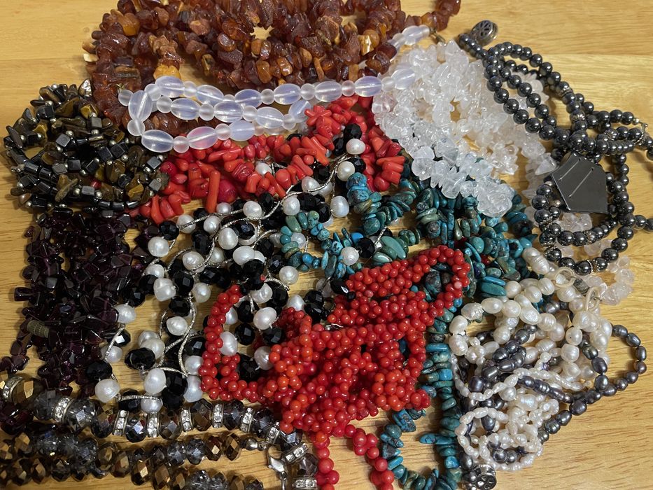 Бусы колье из натуральных  камней