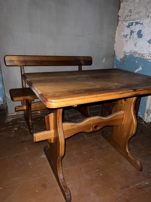 Стіл кухонний та дві лави дерево покрито лаком розмір 100х70