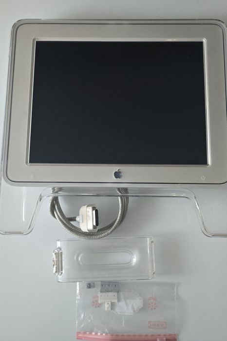 Power Mac G4 Cube + Studio Display 15"