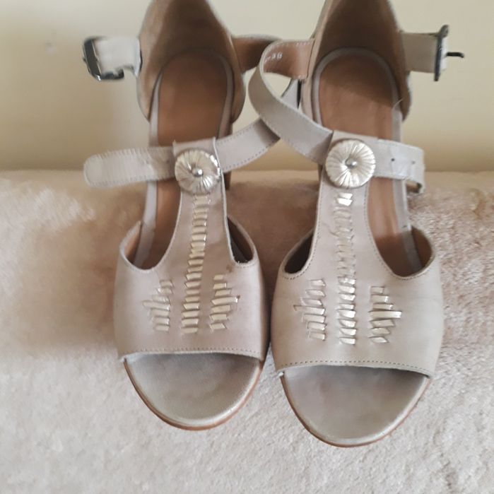 Buty ze skóry naturalnej