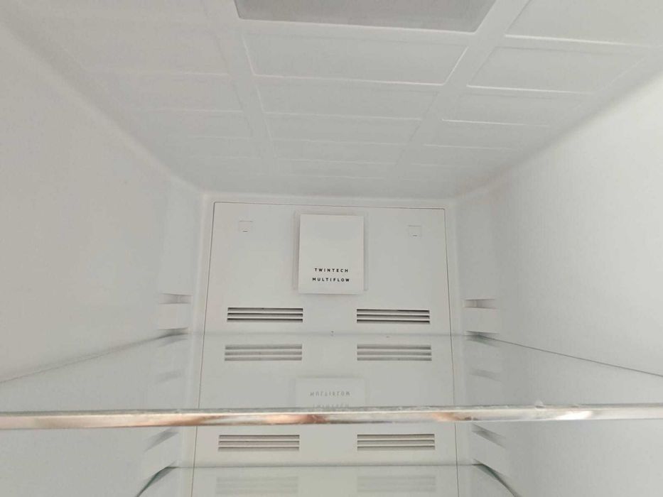 Frigorífico combinado AEG Série 6000 TwinTech® – 324L, 186cm, Inox