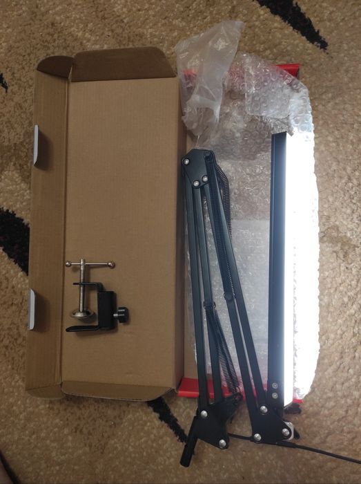 Лампа Maxus LED со струбциной и USB переходником