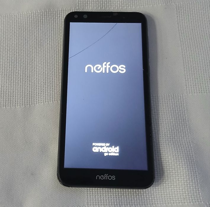 Telémovel Neffos tem Visor estalado