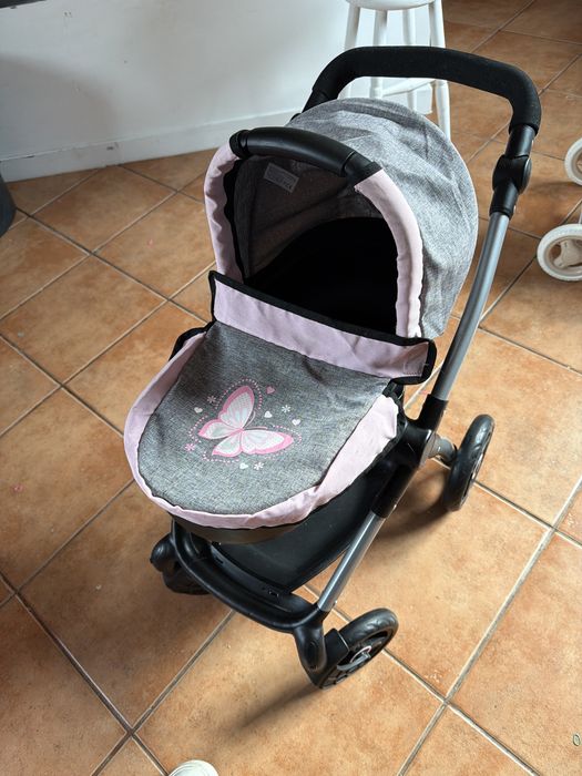 Carrinho de boneca com rodas da frente 360°