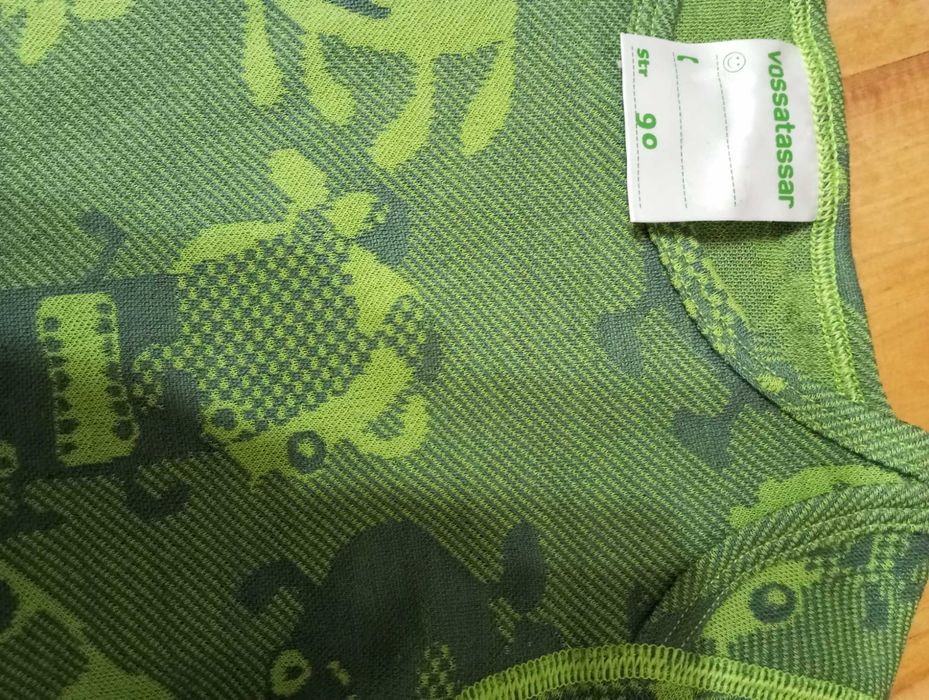Vossatassar Nowe Body dziecięce 51% Wool rozm. 90/18-24 mies.