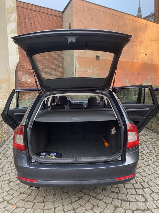 Skoda Octavia Kombi 2010 1.8 TSI 160KM