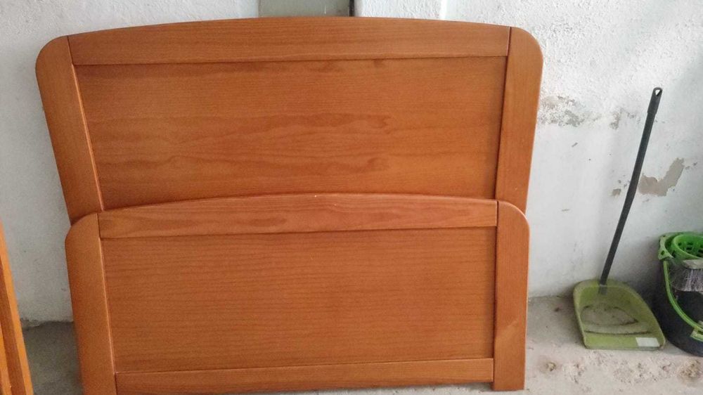 Cama de casal com estrado 1.83 x 1.18