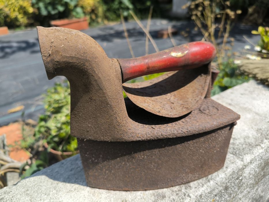 Ferro de engomar antigo / vintage