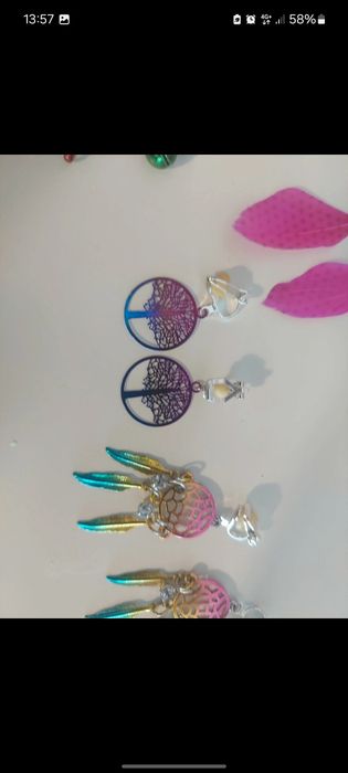 Brincos de mola da claires
