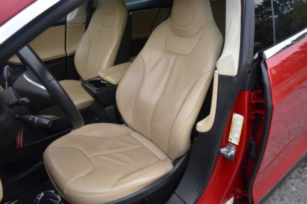 Tesla Model S      2014