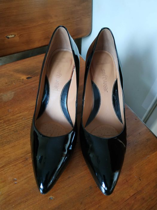 Весільні лакові туфлі човники на підборах CLARKS 39 розмір 25 см