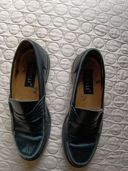 Sapatos Pretos , tamanho 42.