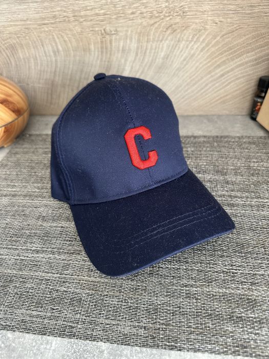 Damska nowa czapka z daszkiem