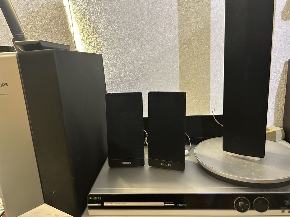 Philips DVD Player with Sound System64739902753283120