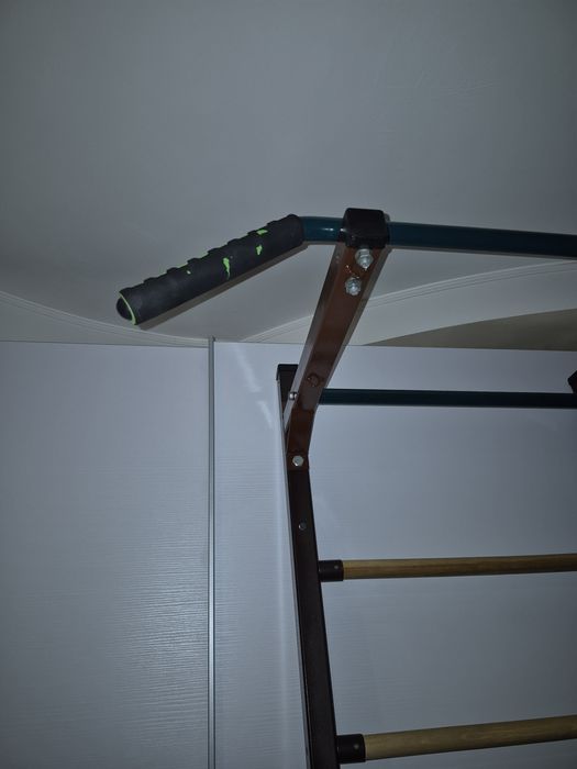 Шведская стенка - лестница, турник