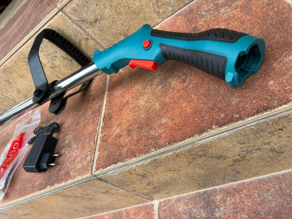 Газонокосилка аккумуляторная беспроводная. Триммер. Makita. Макита