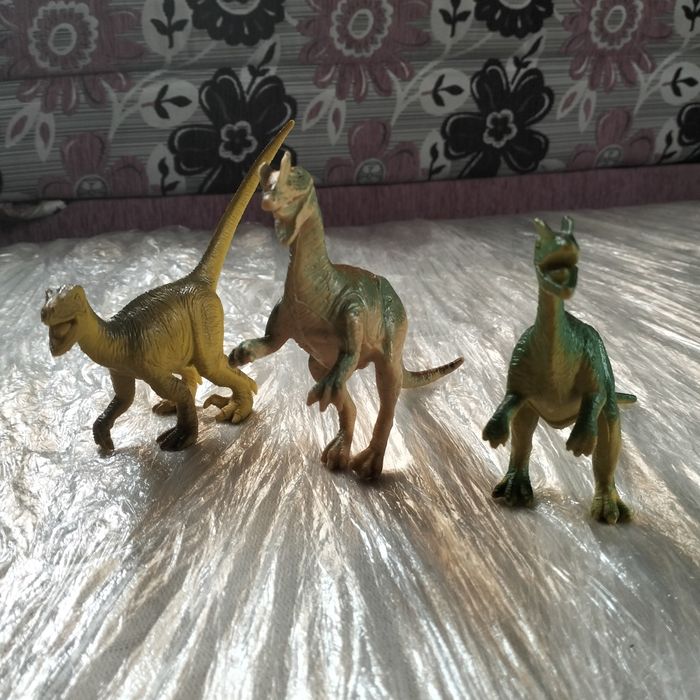 Динозаври фігури