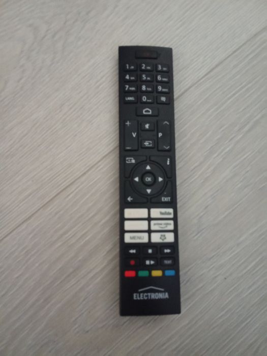 TV electronia 24 polegadas só com suporte de parede