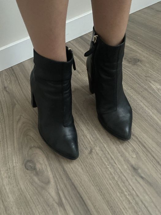 Buty na jesień DKNY