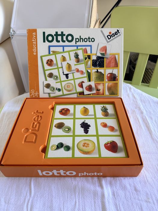 Jogo Loto Photo da Diset, um jogo educativo com imagens de frutas.