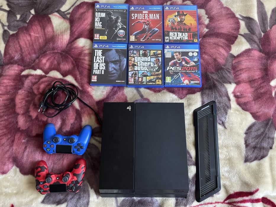 PS4 + руль Thrustmaster Ferrari 488 + 6 игр