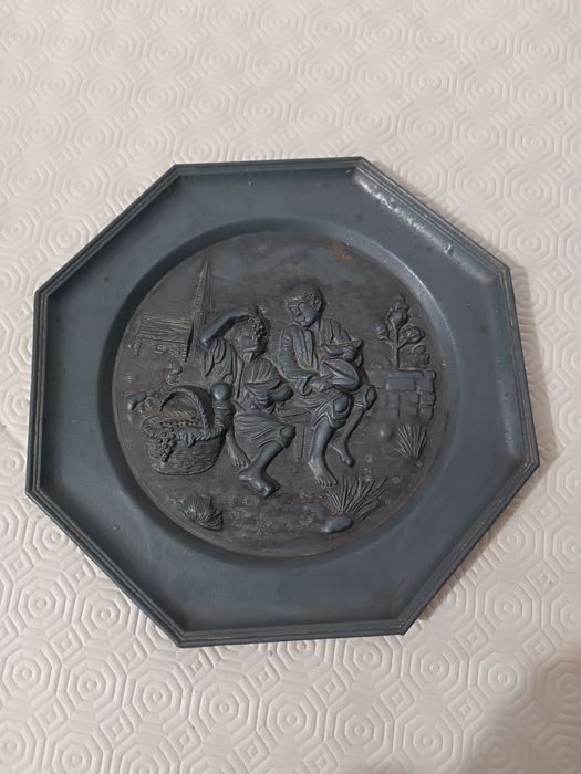 Prato de Parede Decorativo. Antigo. 23 cm