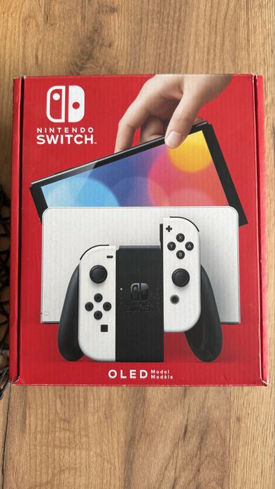Konsola Nintendo Switch OLED + etui + gra w super stanie!