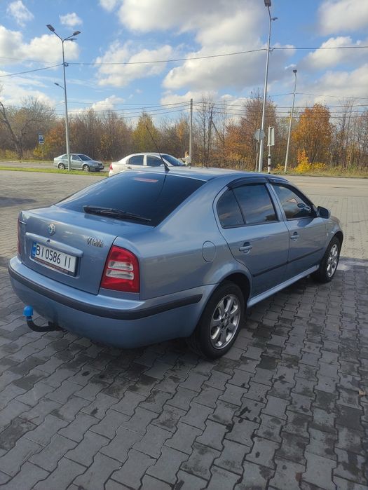 Шкода Октавія Тур 2.0 бензин/газ 2003 року.