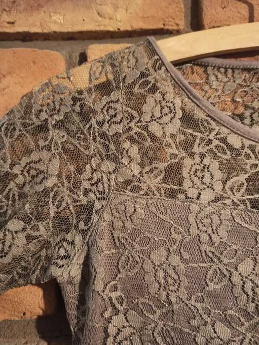 Sukienka krótka mini koronka