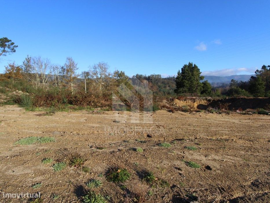 Venda de Lote de Gaveto em Águas Santas, Póvoa de Lanhoso