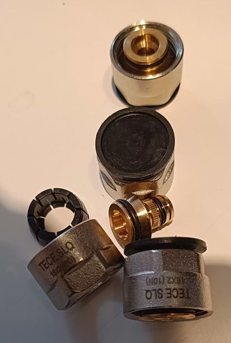 Kształtki złączki tece