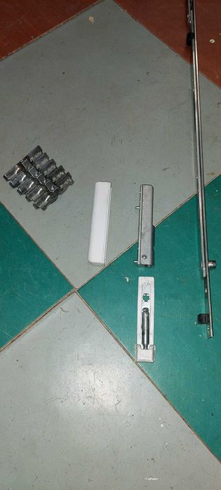 Фурнитура ,,Maсo,,в отличном состоянии.Ответная планка 9мм.