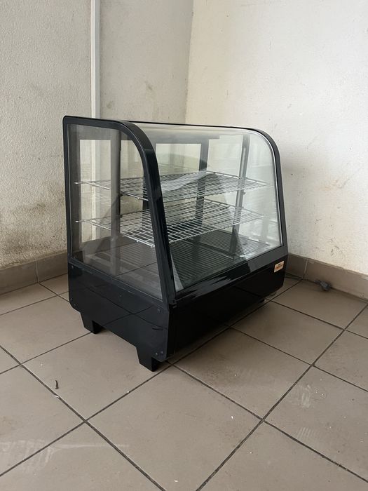 Холодильна Вітрина Кондитерська Frosty Обʼєм-100 Літрів