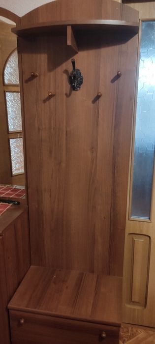 Вешалка в прихожую