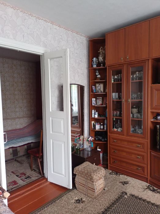 Будинок по трасі Чернігів-Київ в селі Серединка.ЗРУЧНОСТІ. Зем. 2га.