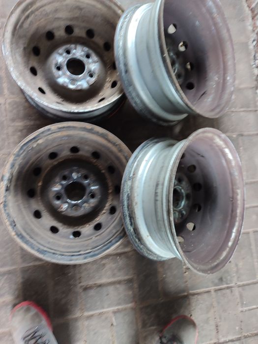 Диски металеві r15 kia hyundai mazda 5.114.3 dia 67.1 et52.5